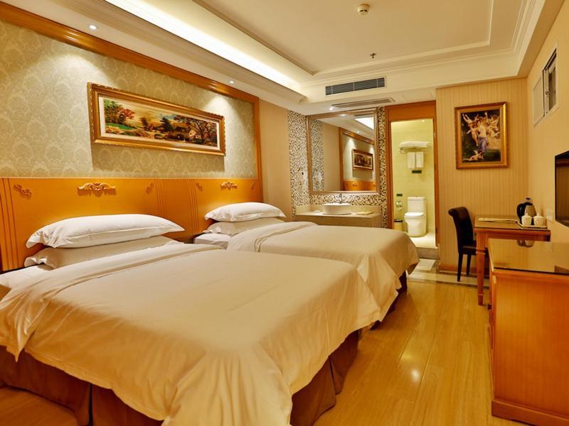 Vienna Hotel Wuhan International Convention And Exhibition Centre エクステリア 写真